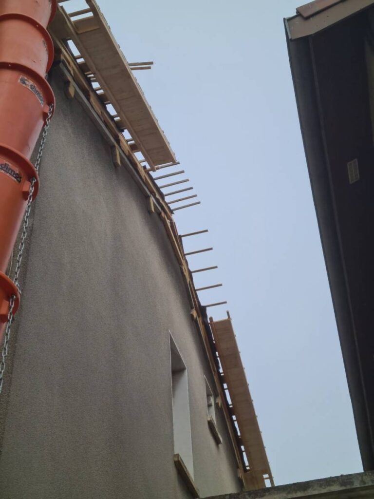 Prolongement débord de toit en pignon