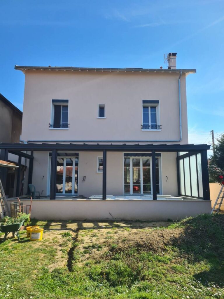 Façade isolée et pergola